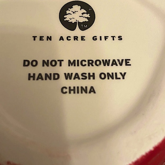 Santa Lot of 2 red and white Christmas coffee tea drinking Mugs 16 oz Each. - Picture 3 of 5